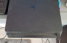 Ps4. 1tb . 1 controller 3 spellen